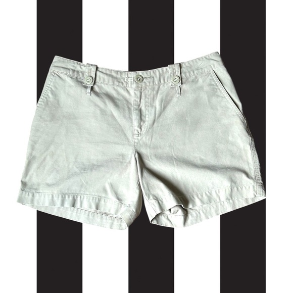 Gap Khakis Shorts Size 6 Beige Chino Slash Pockets Summer Vacation Everyday - Picture 1 of 9